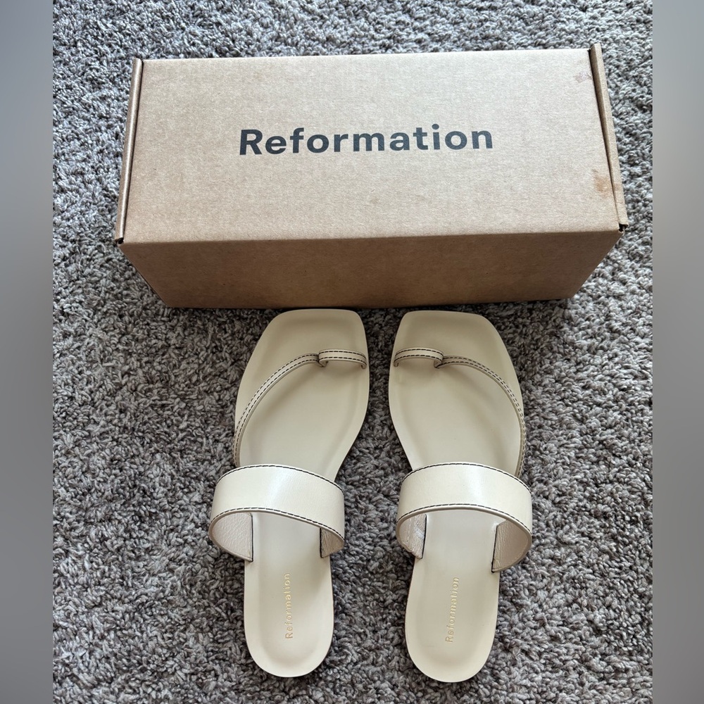 Reformation Sawyer Flat Sandal